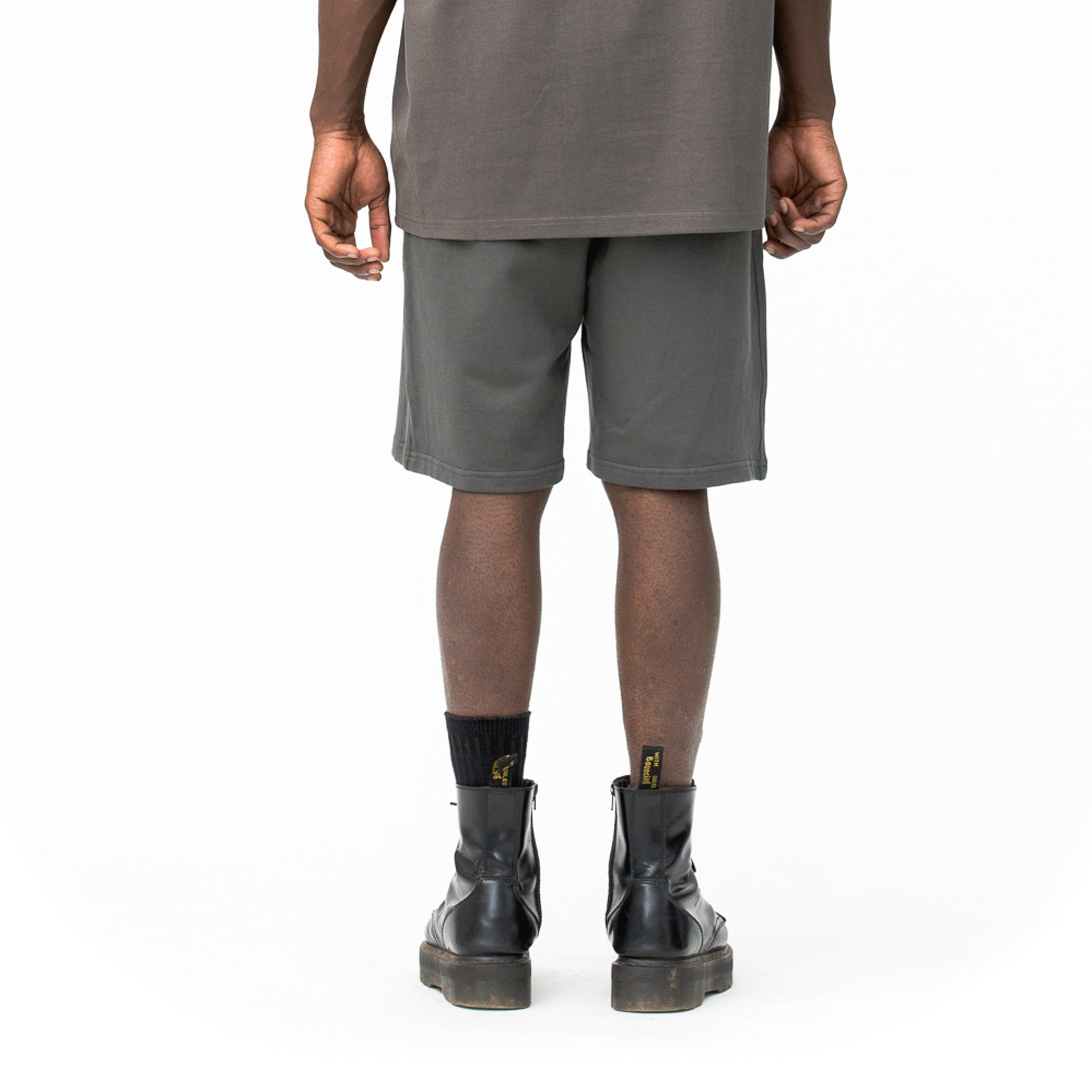 EBB DROPOUT Shorts