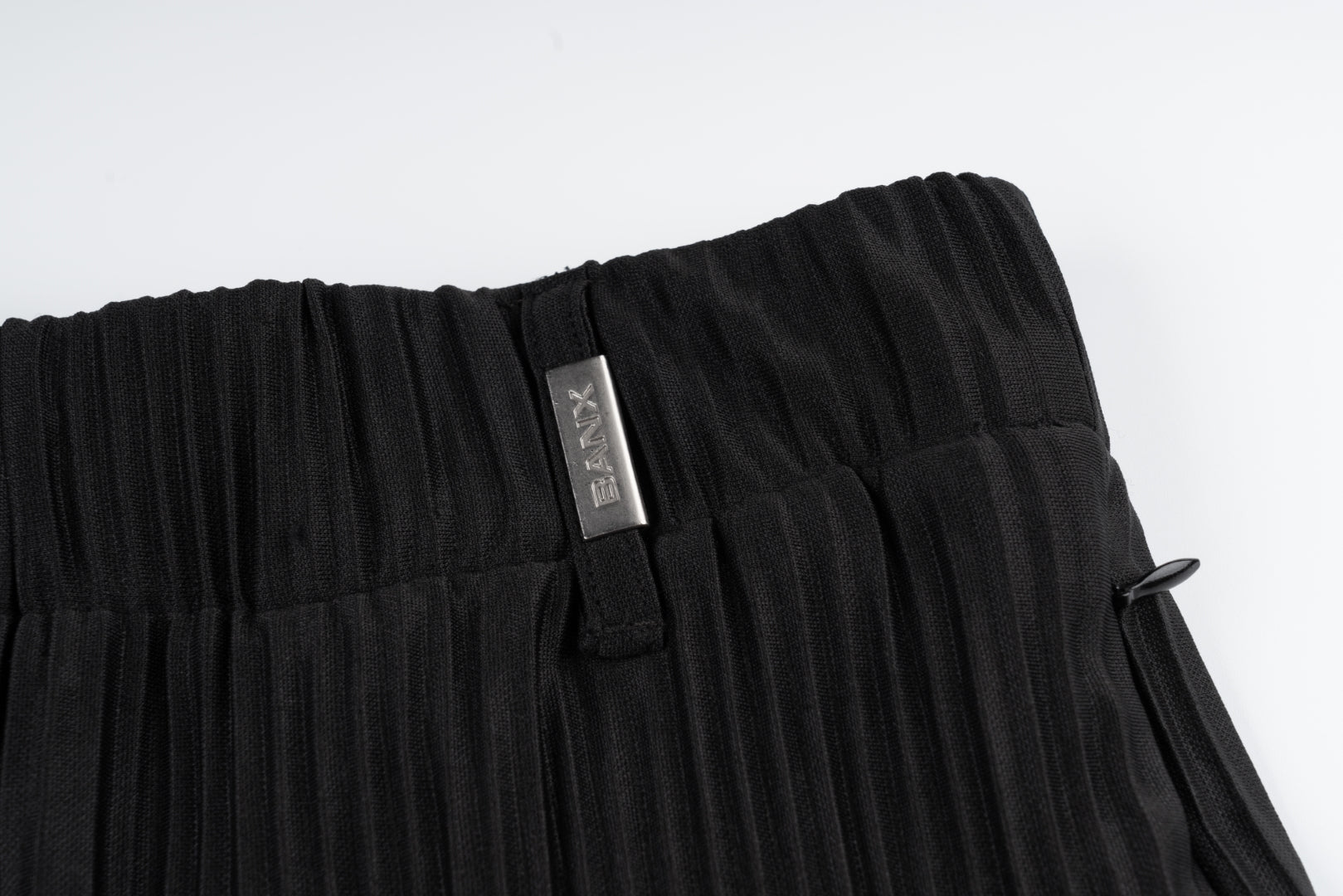 EBB - Signature Pleated Pants - Black